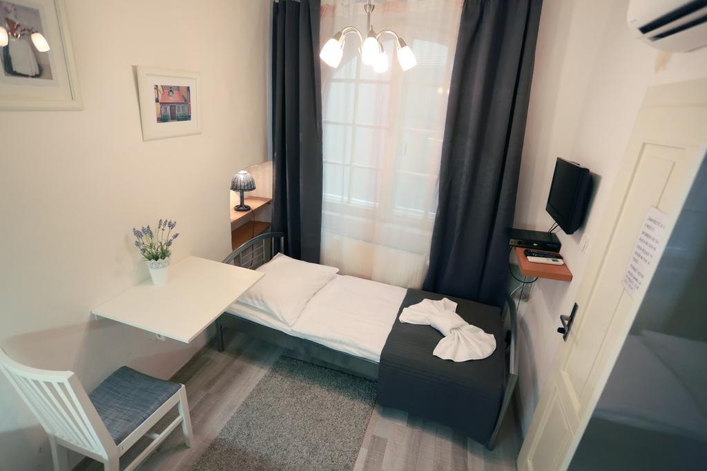 Apartments Pushkin Прага Номер фото