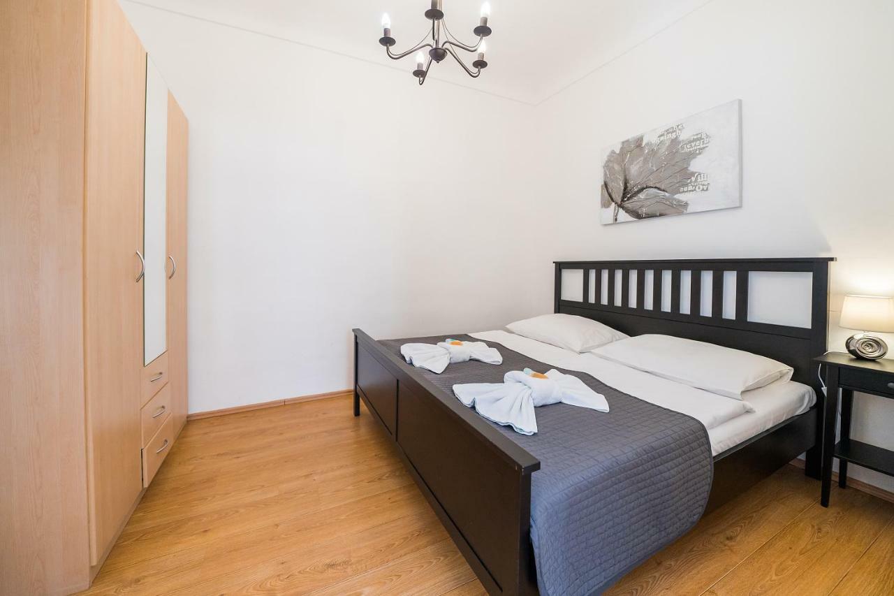 Apartments Pushkin Прага Экстерьер фото