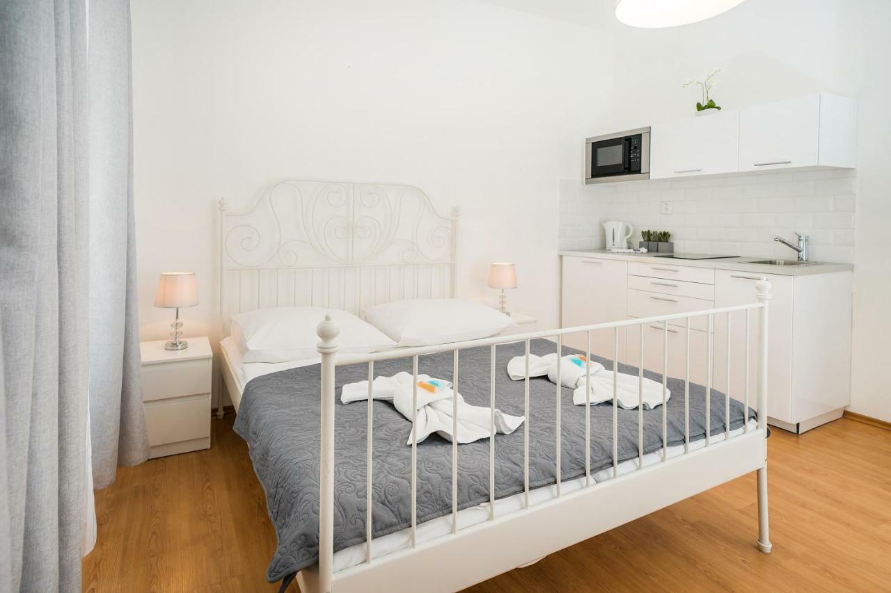 Apartments Pushkin Прага Экстерьер фото