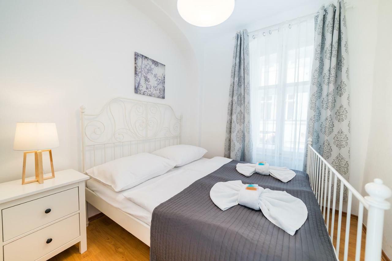 Apartments Pushkin Прага Экстерьер фото