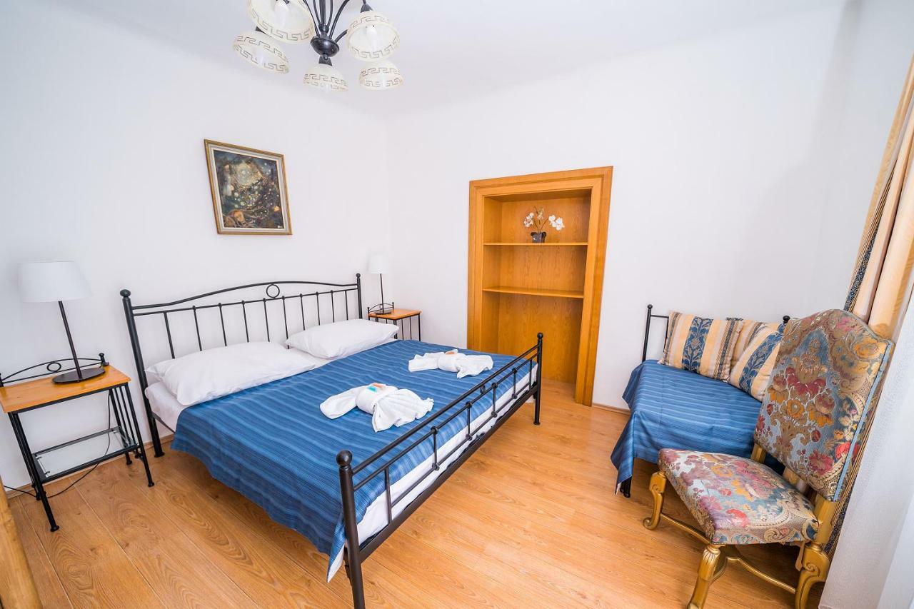Apartments Pushkin Прага Экстерьер фото