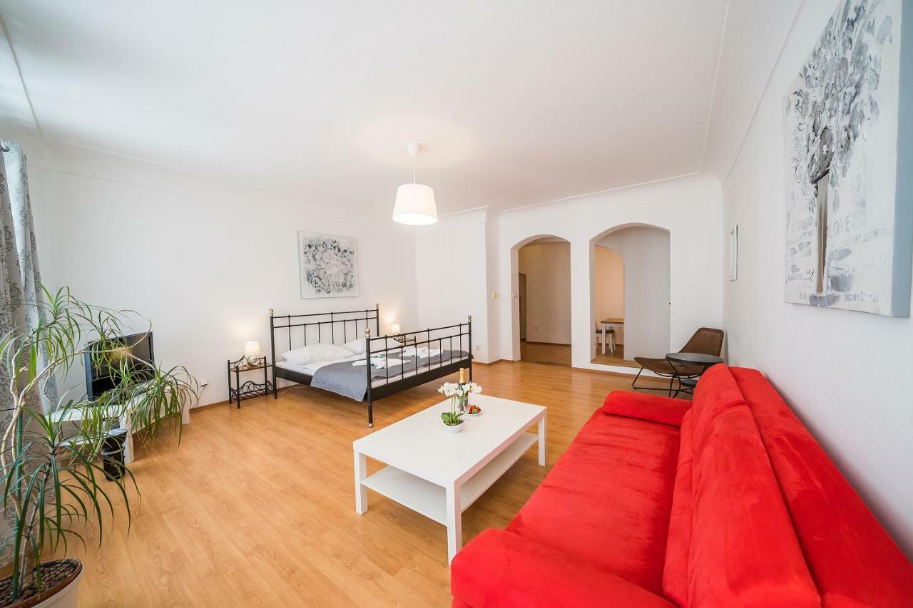 Apartments Pushkin Прага Экстерьер фото