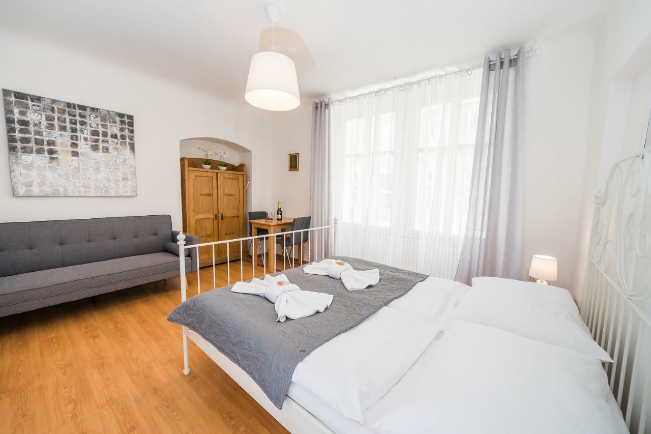 Apartments Pushkin Прага Экстерьер фото