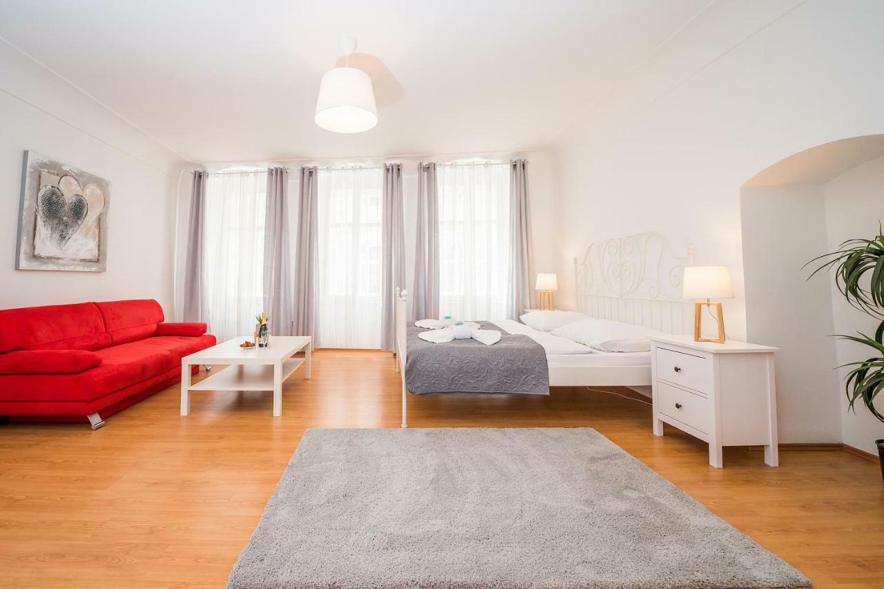 Apartments Pushkin Прага Экстерьер фото